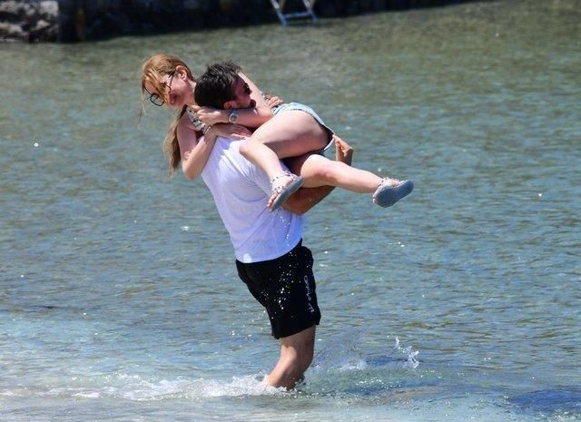 Bodrum'da tatil keyfi Mustafa Ceceli aşka geldi Selin İmer'i öpücüklere boğdu - Resim: 2