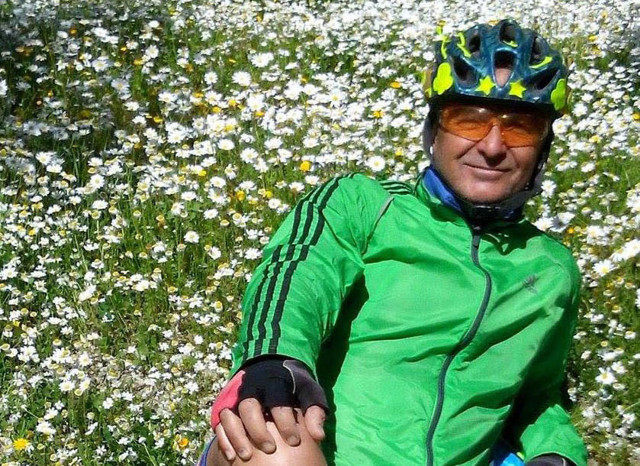 Kamyonetin çarpması sonucu ölmüştü! Triatlon sporcusu son yolculuğuna uğurlandı - Resim: 0