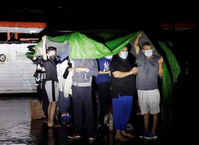 Meksika'da 7.4 büyüklüğünde deprem meydana geldi! Hastaneyi su bastı 17 ölü - Resim: 1