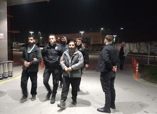 DEAŞ'a yönelik "Gürz-38" operasyonunda 13 şüpheli tutuklandı - Resim: 1