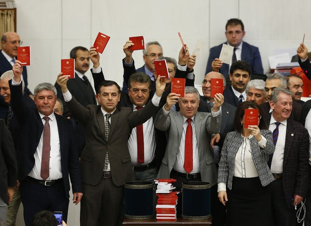 CHP'den Meclis'te yeni protesto - Resim: 2