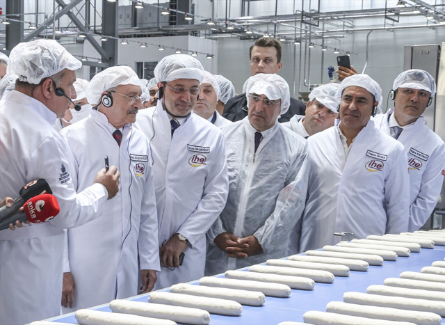 Halk ekmek fabrikası açılışında dikkat çeken anlar! İmamoğlu ekmeğini bölüp Kılıçdaroğlu ile paylaştı - Resim: 2