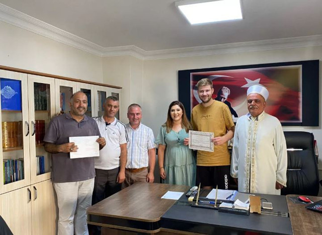 Alman vatandaşı Maurıce İslam'ı seçti: Musa ismini aldı - Resim: 0