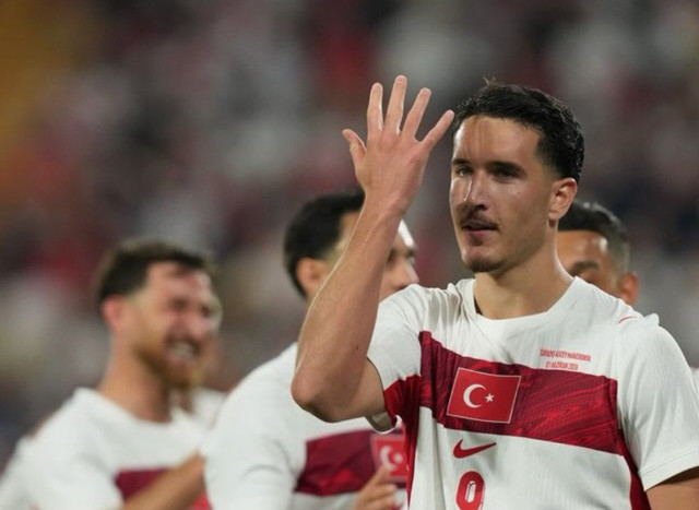 Leao transferi bitti bitecek! Galatasaray 2 milli yıldızı alıyor - Resim: 1