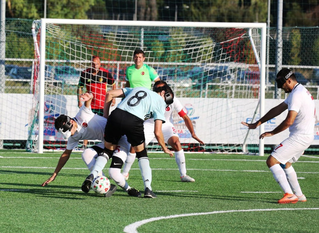 Görme Engelliler Futbol Milli Takımı'ndan büyük başarı yarı finale yükseldiler - Resim: 0