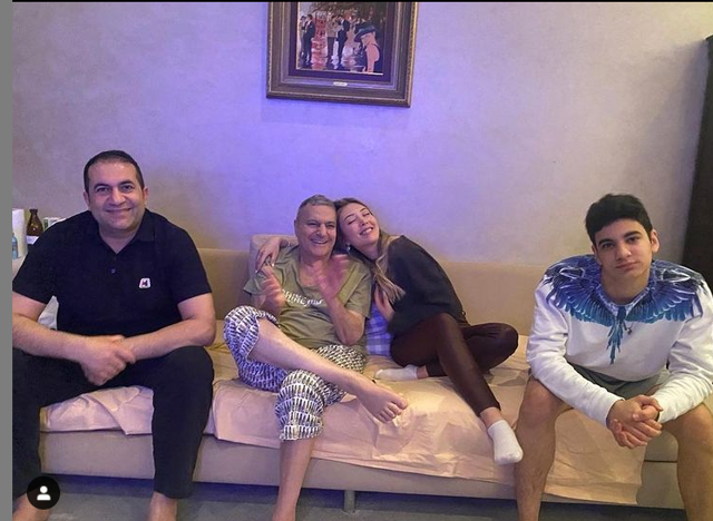 Mehmet Ali Erbil ev halini paylaştı oğlu Ali Sadi dikkatleri üzerine çekti! - Resim: 0