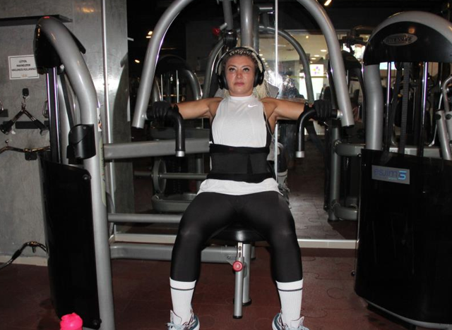 Hem vücut geliştirme şampiyonu hem ebe hem covid servisinde gönüllü - Resim: 2