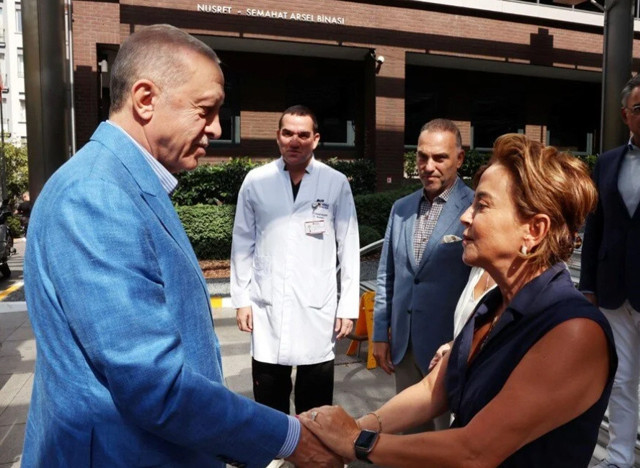 Erdoğan’dan Sabancı çiftine hastanede ziyaret - Resim: 0