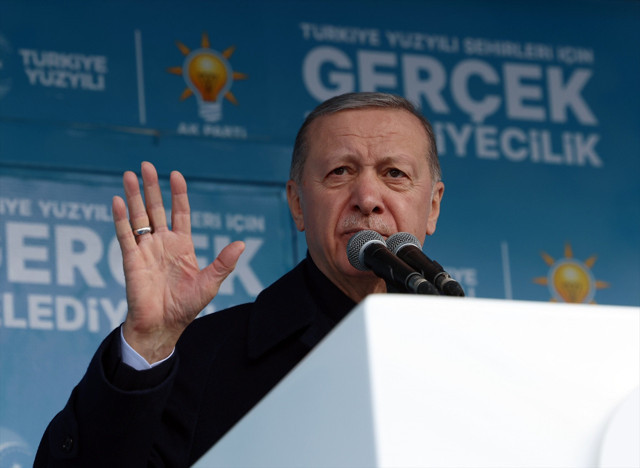 AK Parti seçim programına silahlı saldırı! Cumhurbaşkanı Erdoğan: Bir saldırgan yakalandı - Resim: 1