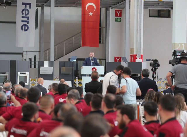 Cumhurbaşkanı Erdoğan Kayseri'de işçilerle buluştu! Yeni asgari ücret açıklaması: Gerekeni yine yapacağız - Resim: 1