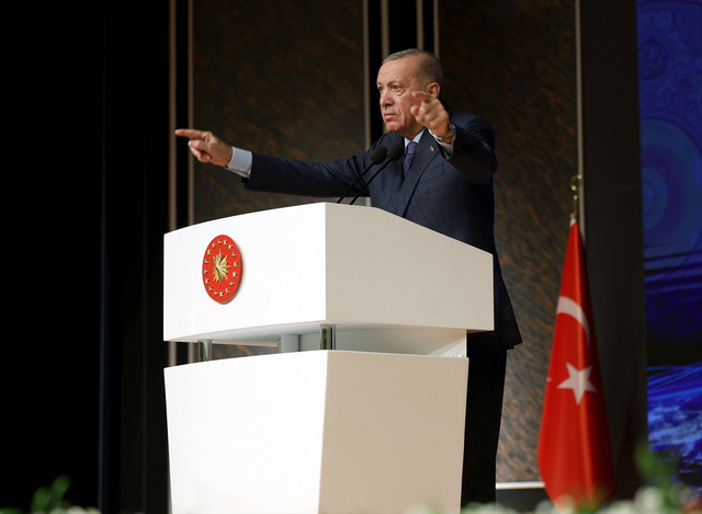 Cumhurbaşkanı Erdoğan: Dijital dünya, değerleri tahrip ediyor - Resim: 1