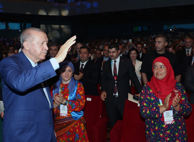 Çiftçileri sevindirecek müjdeleri açıkladı! Cumhurbaşkanı Erdoğan: Muhalefetten tarıma fayda gelmez - Resim: 0