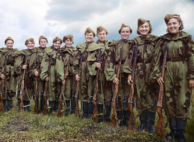 Rus kadın keskin nişancılar ortaya çıktı - Resim: 1