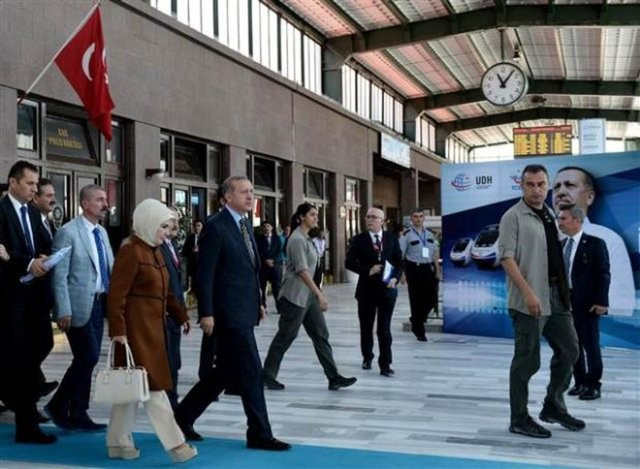 Kobra'lar eşliğinde yola çıktı - Resim: 3