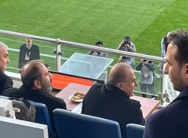 Selçuk İnan'ı yalnız bırakmadı! Kasımpaşa Sivaspor maçında sürpriz isim - Resim: 0