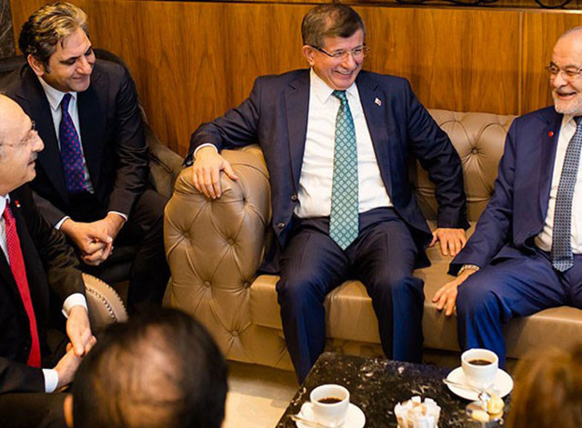 Ahmet Davutoğlu Kemal Kılıçdaroğlu ve Temel Karamollaoğlu aynı karede - Resim: 2