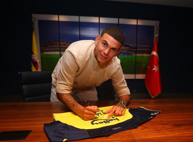 Tiago Çukur ve Joshua King resmen Fenerbahçe'de - Resim: 0