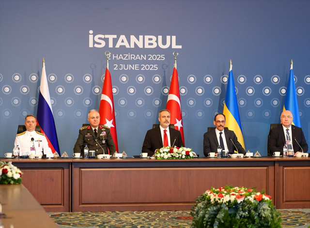 Türkiye-Rusya-Ukrayna Üçlü Toplantısı bitti! Esir takası yapılmasına karar verildi - Resim: 0