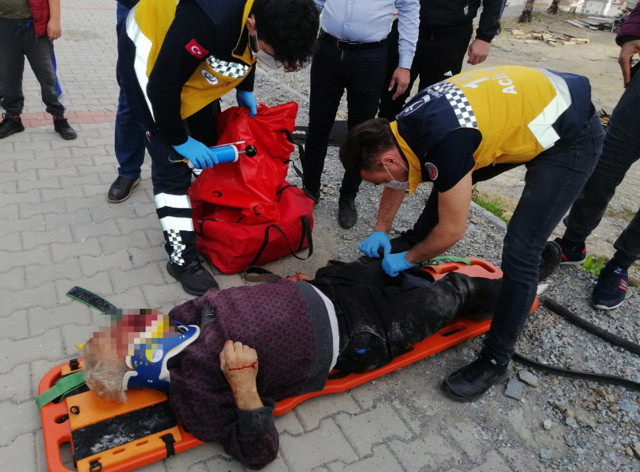 Antalya'da hurdaya dönen otomobilde baba öldü oğlu yaralandı - Resim: 1