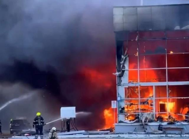 Rusya'dan AVM'ye füzeli saldırı! İçeride binden fazla sivil vardı - Resim: 2