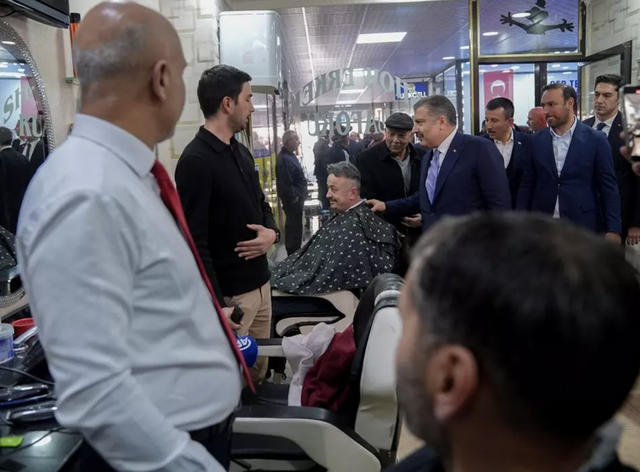Bakan Koca'yı terleten soru; Emekli maaşları ne olacak diye sorulunca... - Resim: 0