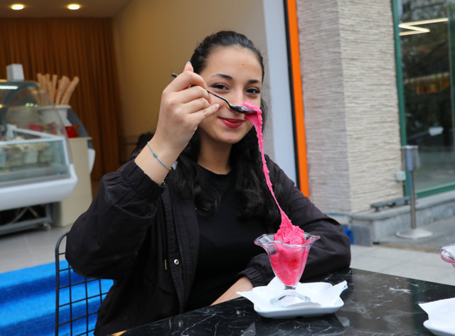 Sonunda bu da oldu: Adana'da bir dondurmacı üretti, talep patladı - Resim: 1
