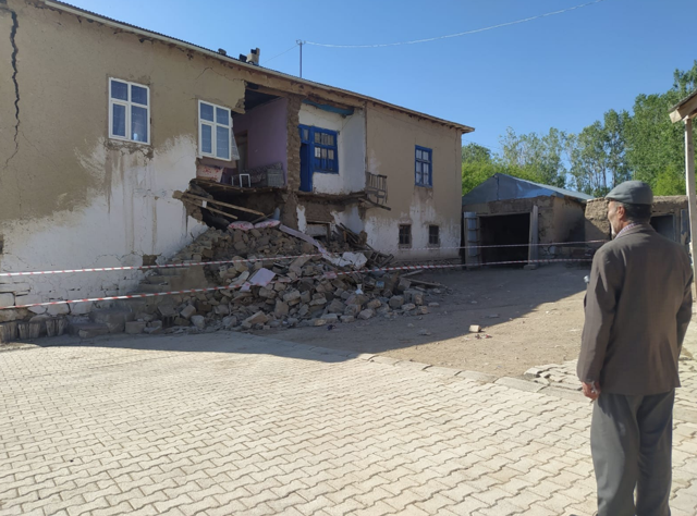 Van'ın Özalp ilçesinde 5,4 büyüklüğünde deprem! AFAD ve Kandilli açıkladı - Resim: 0