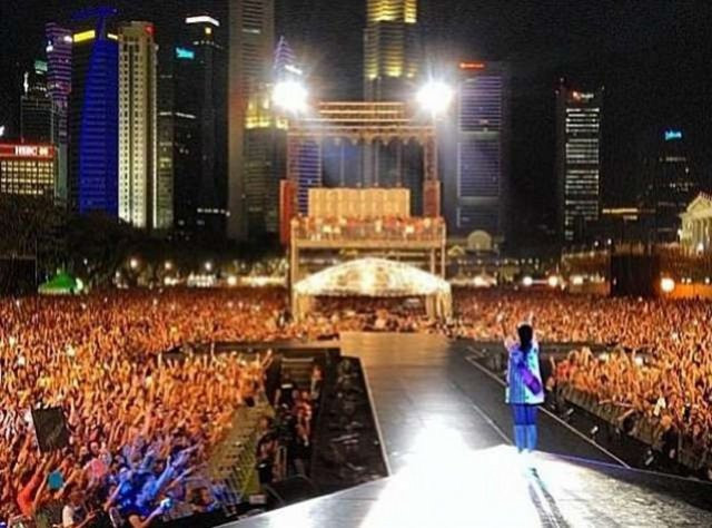 Uyuşturucu etkisinde sahneye çıktı - Resim: 2