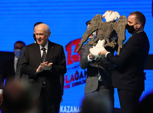 Devlet Bahçeli 10. kez MHP Genel Başkanı seçildi! 'HDP açılmamak üzere kapanmalı' deyip CHP ve İYİ Parti'yi topa tuttu - Resim: 0