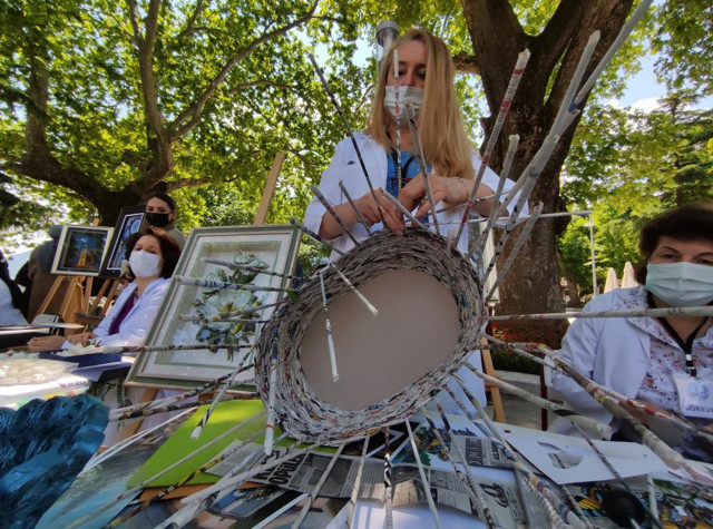 Bursa'da sepet yapıp 100 liraya satıyorlar kadınların malzeme kaynağı şaşırttı - Resim: 0
