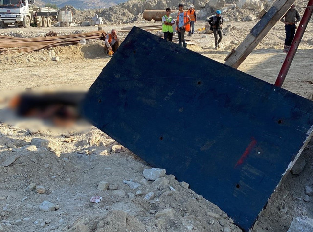 Aydın'da işçinin feci ölümü! Mesai arkadaşları yasa boğuldu - Resim: 0