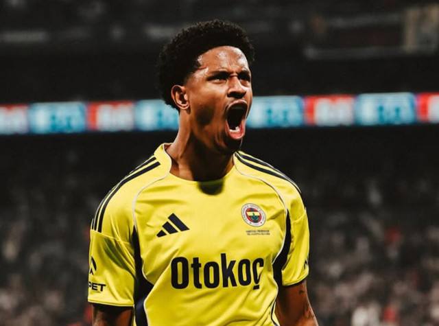 Fenerbah&ccedil;e'de bir ayrılık daha! Bug&uuml;n İtalya'ya u&ccedil;uyor - Resim: 0