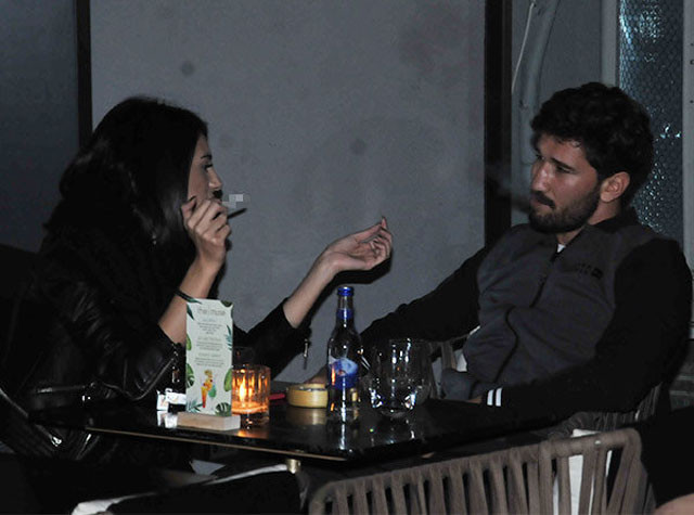 Survivor Adem sevgilisiyle yakalanınca muhabirleri kovaladı - Resim: 1