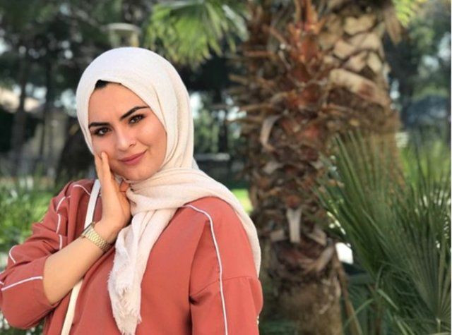 Kocasına mesaj atan kadını görünce çıldırdı Hanife ağzını bozdu "Hayat kadını olduğun için..." - Resim: 1