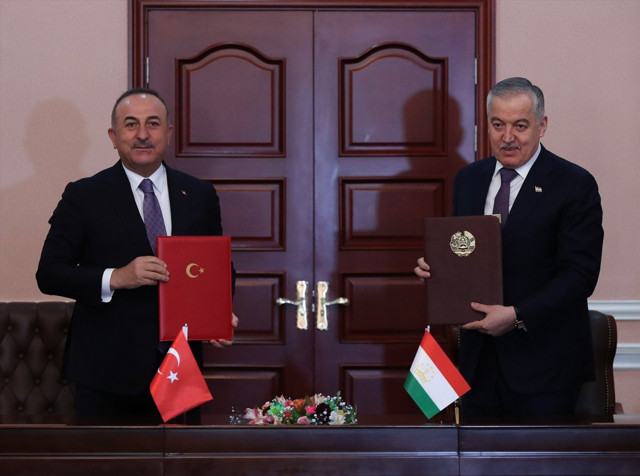Bakan Mevlüt Çavuşoğlu'dan Tacikistan ziyaret! İş birliği anlaşması imzalandı - Resim: 0