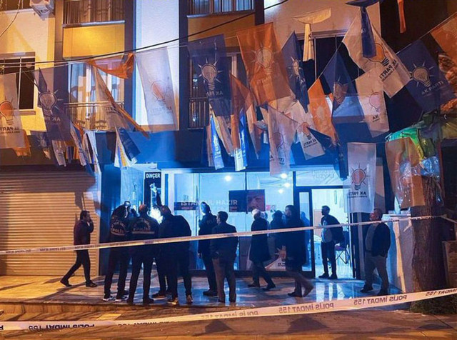 AK Parti'ye saldırıya çete lideri Barış Boyun imzası! Motosikleti kendisi kullanmış - Resim: 0