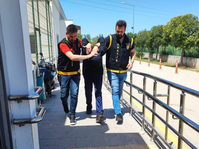 Adana’daki vahşette yeni gelişme! Boğazı kesilmiş halde bulunmuştu: Katil arkadaşı çıktı! - Resim: 0