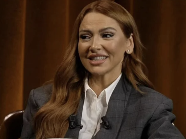 Hadise'nin Sinan Akçıl açıklaması Ahmet Çakar'ı delirtti! Ünlü yorumcunun sözlerine tepki yağdı - Resim: 0