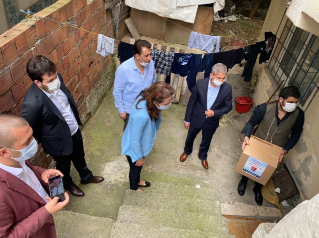 CHP'nin yardım dağıtımı resmen şova dönüştü - Resim: 0