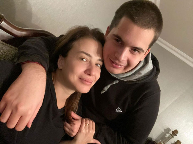 Deniz Uğur kaç kez evlendi eşi İsmail Hakkı Sunat neden öldü meğer bilinmeyen bir kocası daha varmış - Resim: 1