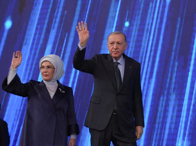 Cumhurbaşkanı Erdoğan'dan AK Parti'nin Büyük Kongresi'nde TÜSİAD'a tepki: Kayıt dışı siyaset yapma dönemi kapandı - Resim: 0