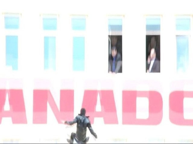 Lise öğrencisi 5. kattan atladı! - Resim: 4