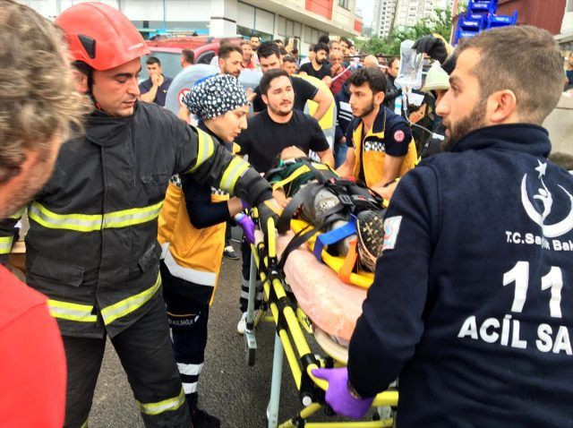 Ordu'da yolcu otobüsüyle minibüs çarpıştı! 3 kişi öldü 7 kişi yaralandı - Resim: 4
