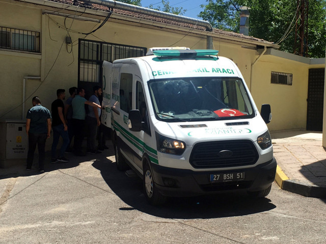 Tabancasını temizlerken tetiği dokundu! Acı son - Resim: 1