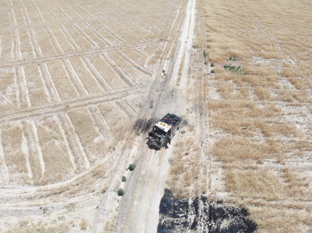 PKK'nın hain planı tutmadı! Bombalı kamyonet vurularak durduruldu - Resim: 0