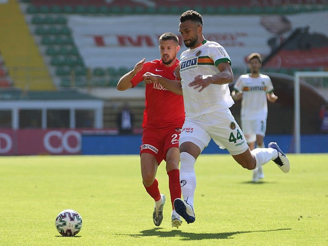 Sergen Yalçın, Steven Caulker'i istiyor! Maaşı bile belli - Resim: 0