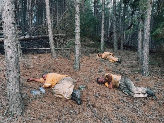 Orman yangını söndüren 3 kahraman personel toprakta uyudu - Resim: 0