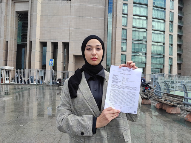 Staj için gittiği okula başörtüsü nedeniyle alınmadı! Genç kıza skandal teklif - Resim: 0