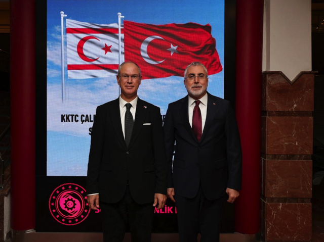 Türkiye ve KKTC Çalışma ve Sosyal Güvenlik Bakanlıkları arasında işbirliği anlaşması imzalandı - Resim: 0