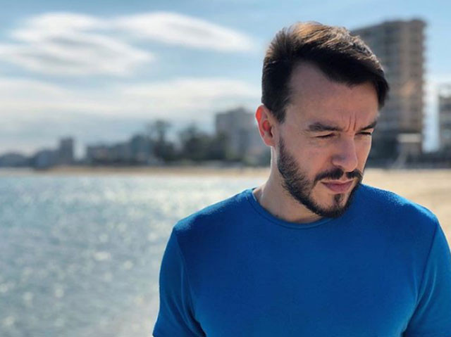 Cem Adrian suskunluğunu bozdu! Takipçisine küfür etti mi? - Resim: 4